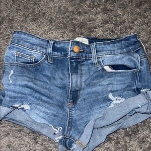 Stylish Distressed Denim Shorts SIZE 4 (universal thread)